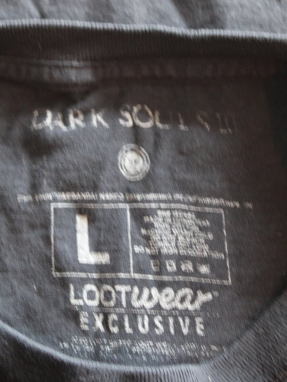 Dark Souls III Tee | Men’s Large | LootCrate Exclusive | Black Graphic - Picture 2 of 2